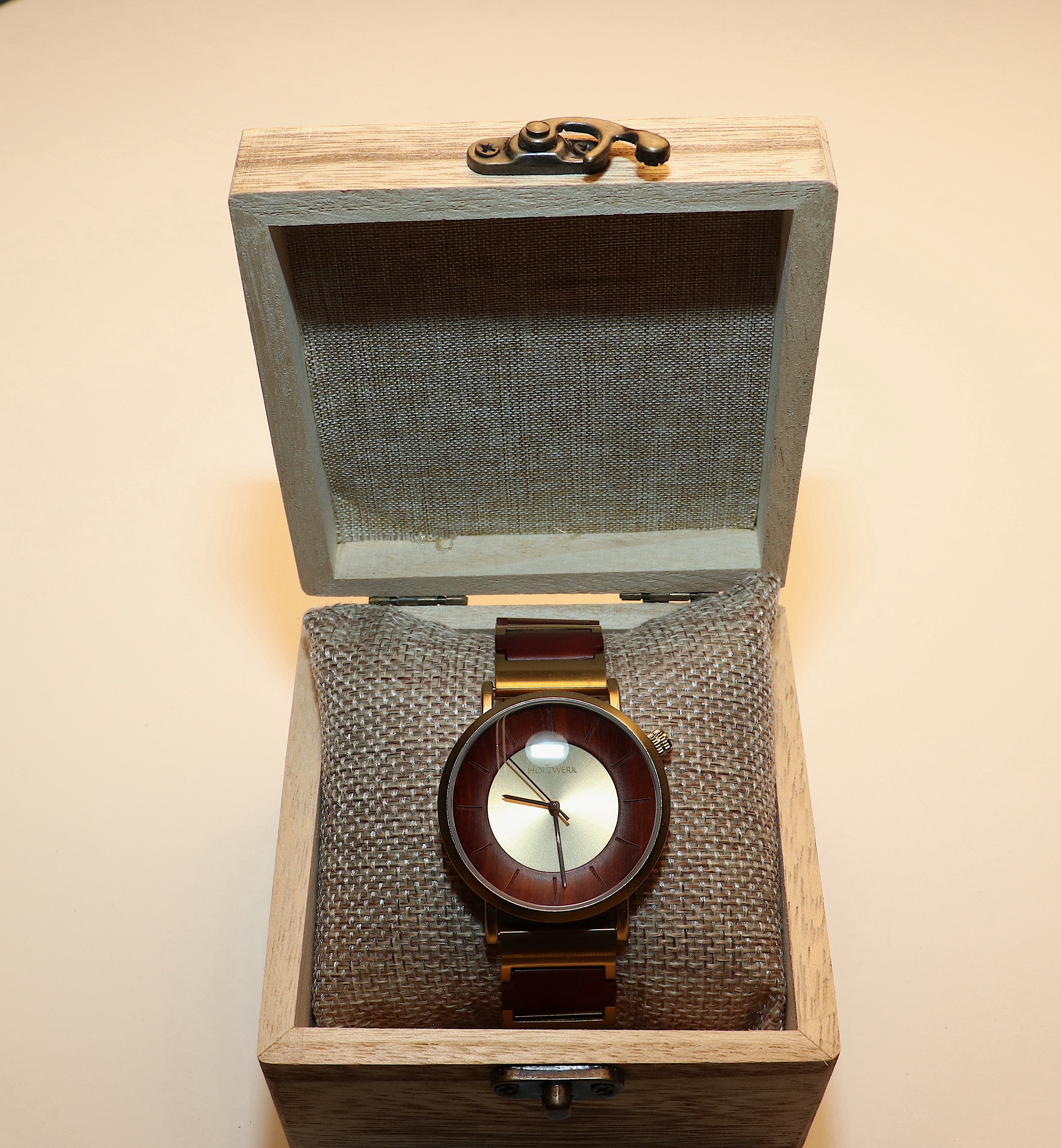 ساعة "لونجا"