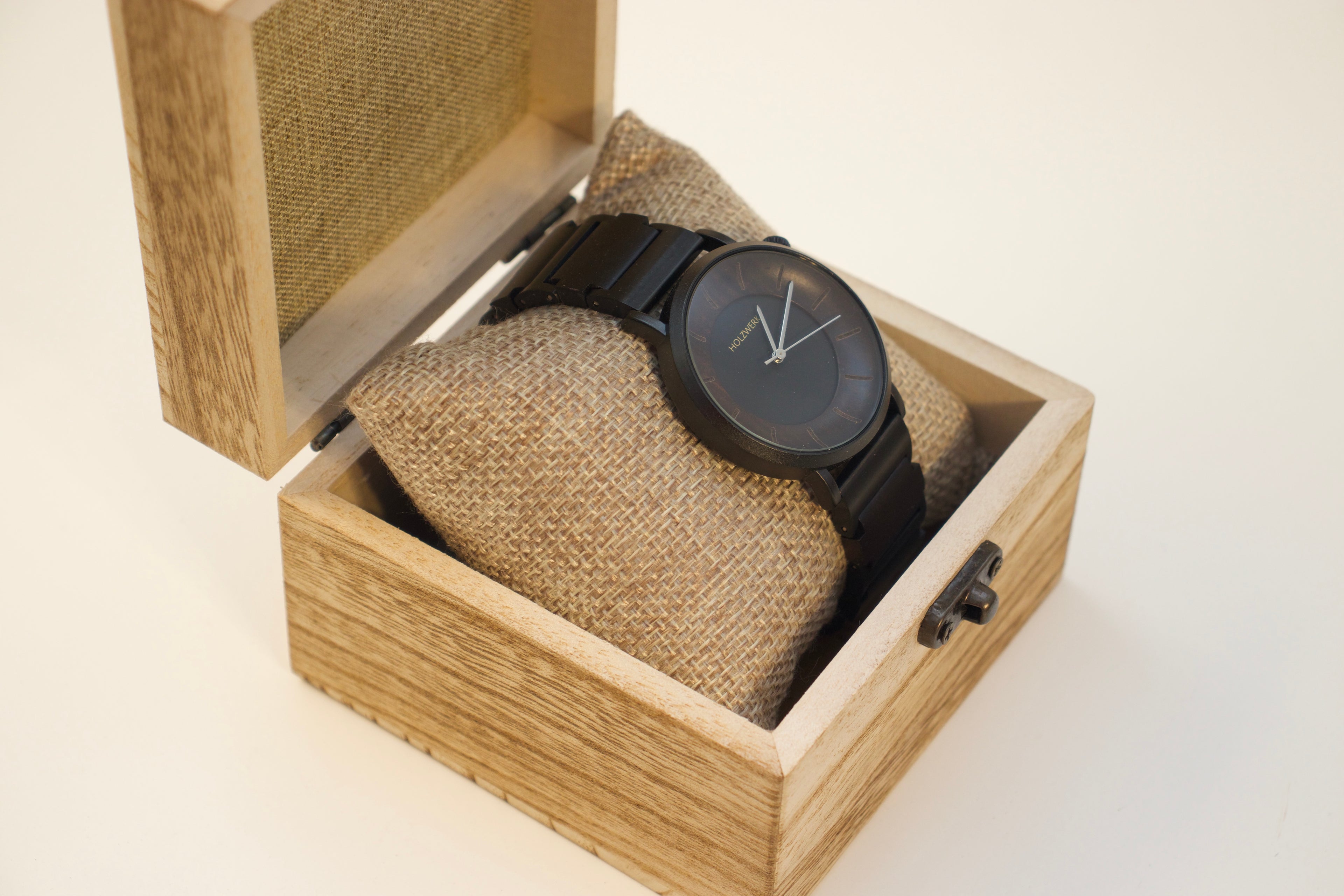 ساعة "نوكتيس"