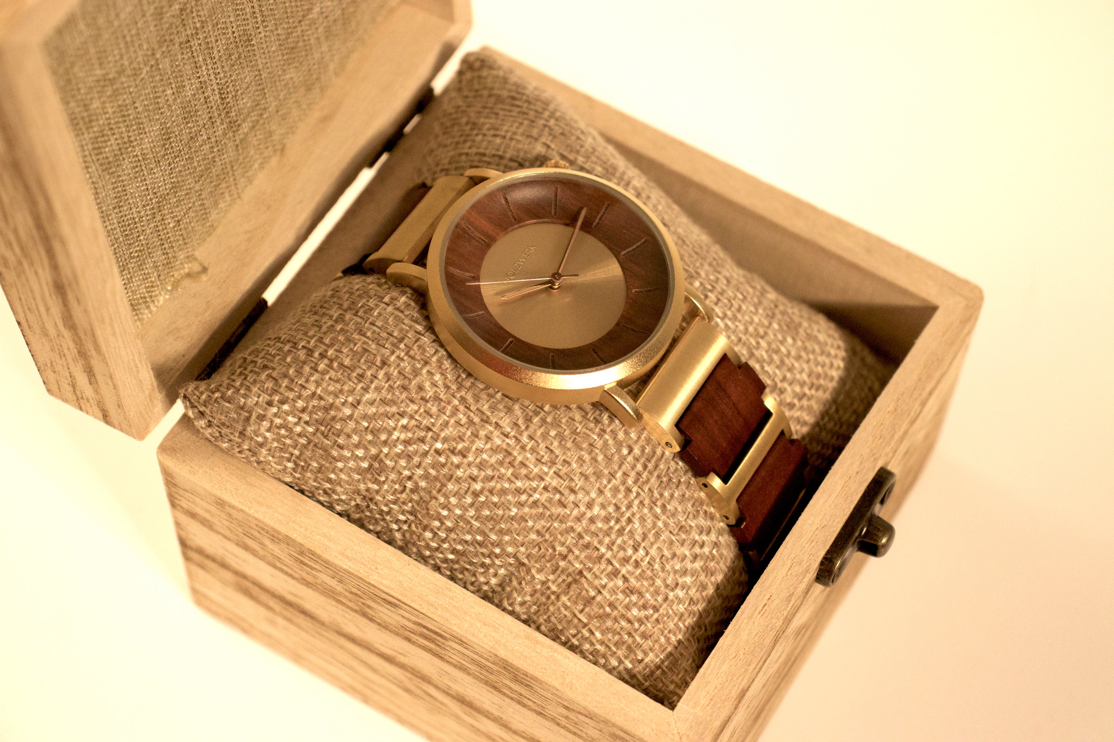 ساعة "سولارو"