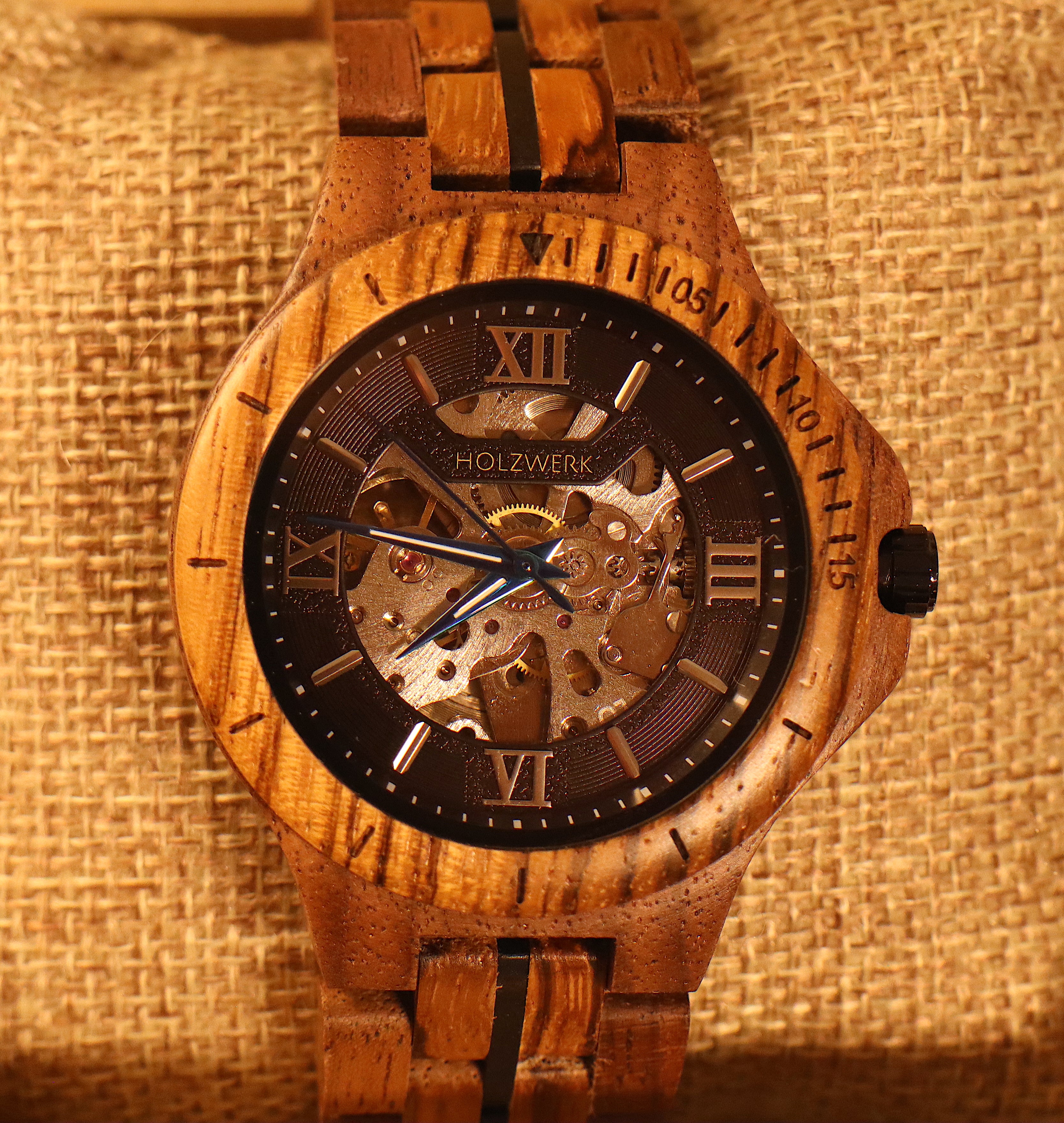 ساعة "Walnut Vivo"