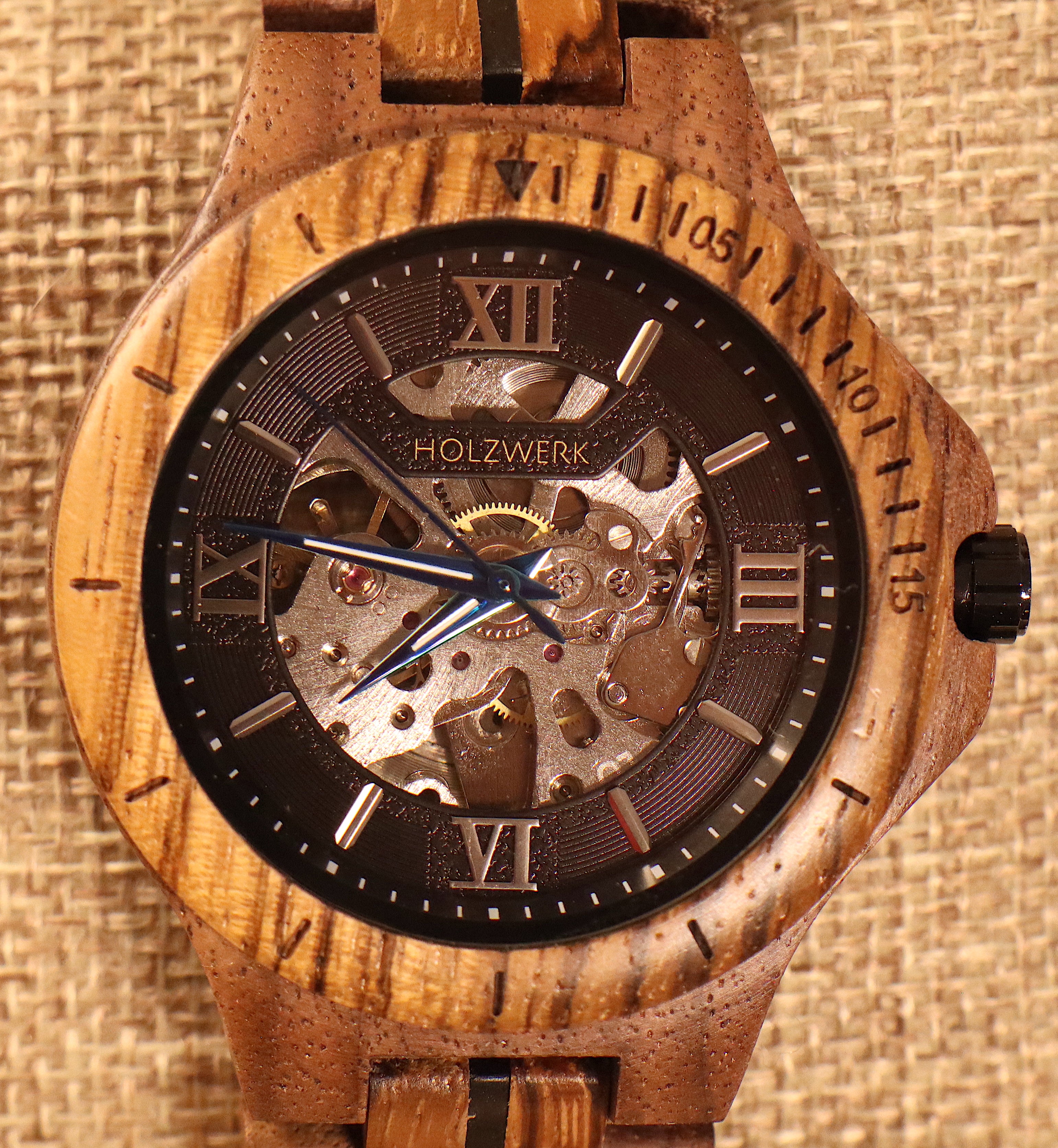 ساعة "Walnut Vivo"