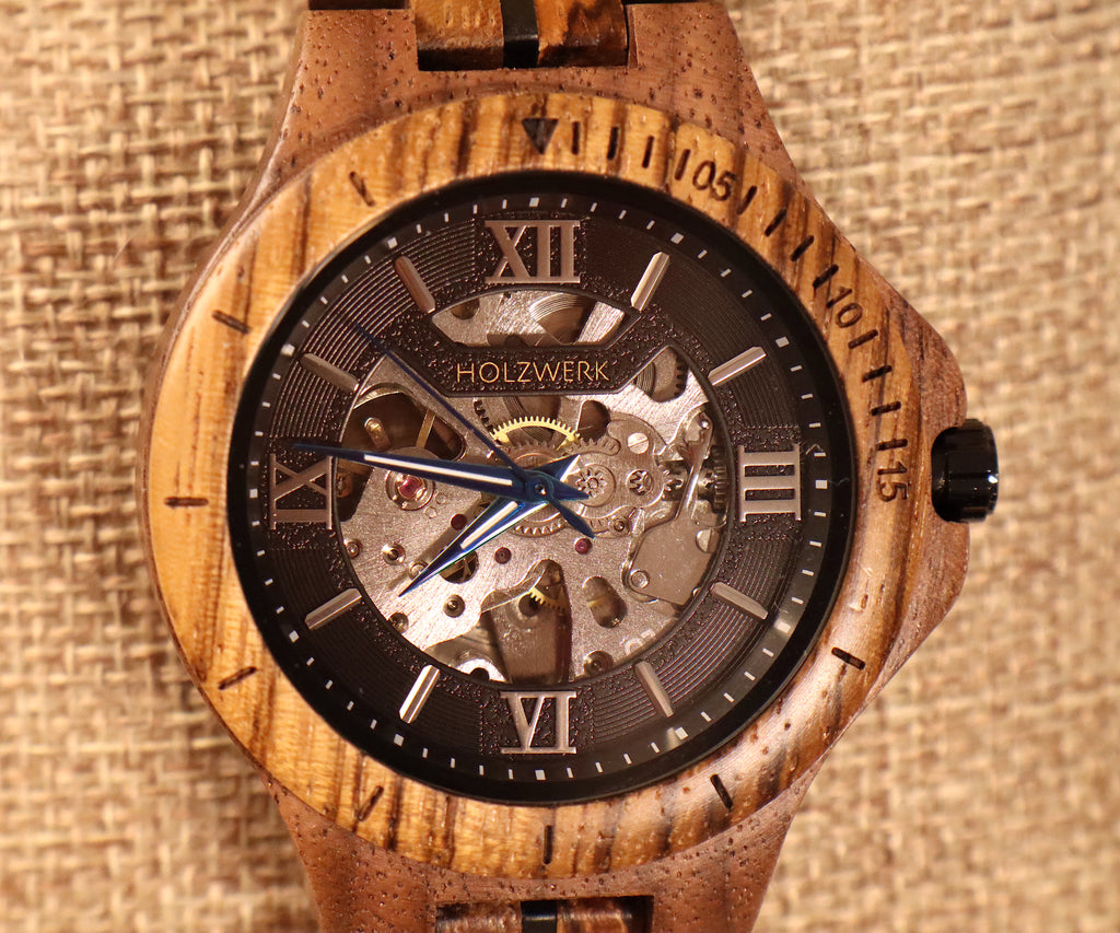 ساعة "Walnut Vivo"