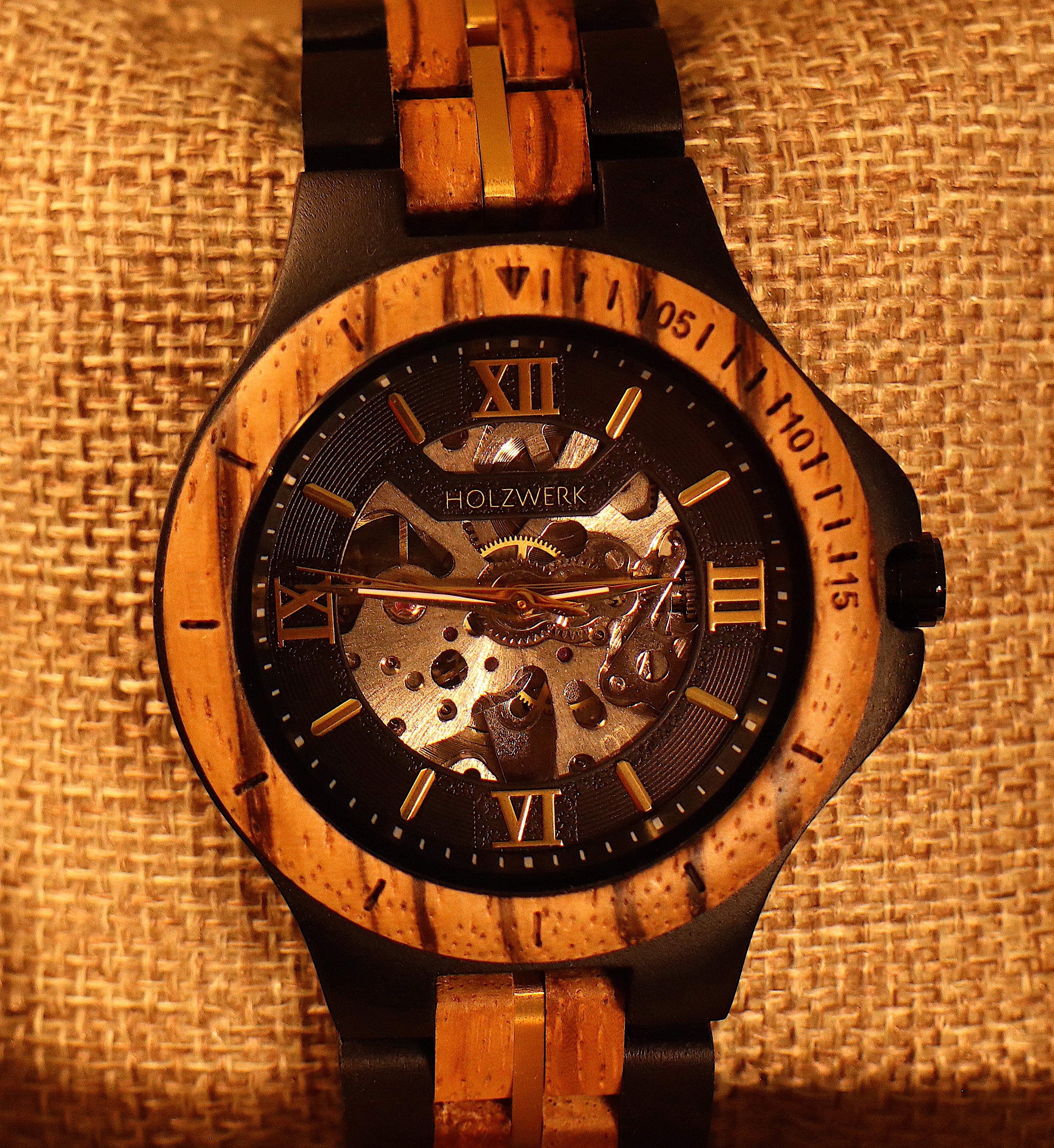 ساعة "ميكانيكال نوار"