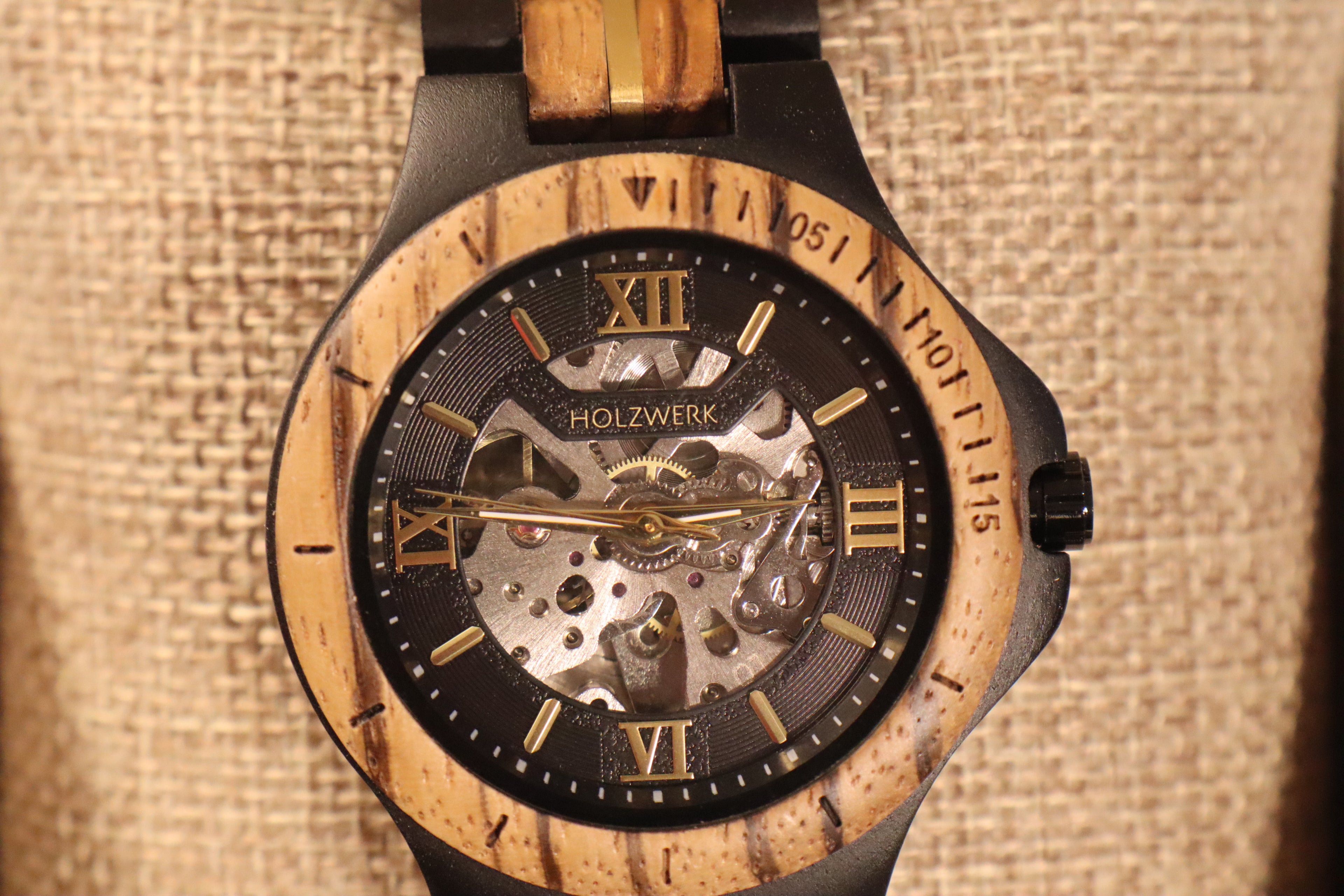 ساعة "ميكانيكال نوار"