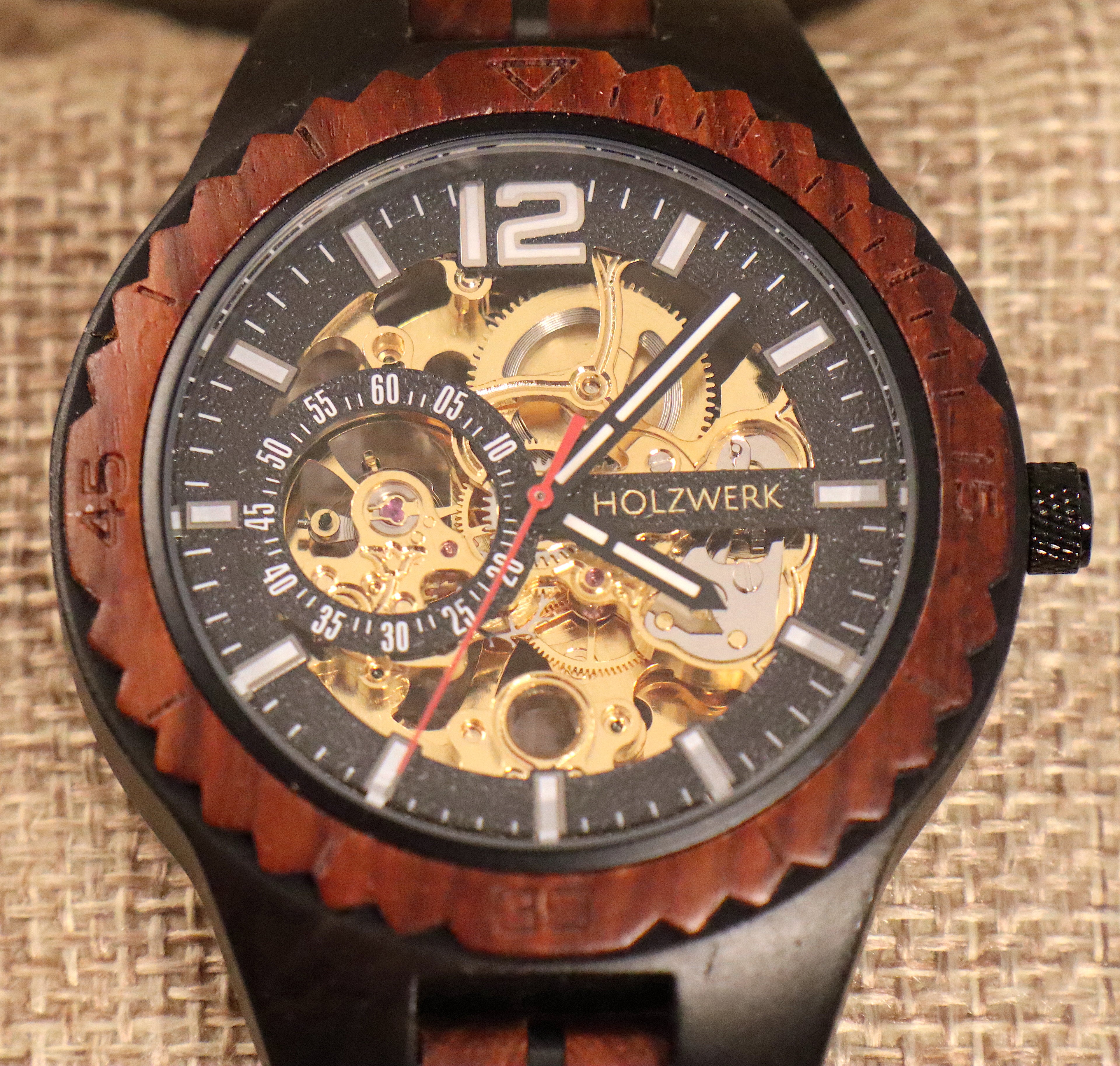 ساعة "إليسيوم روسو للرجال"