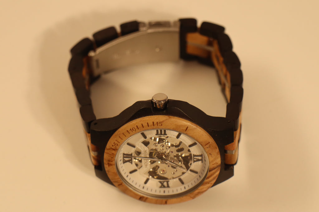 ساعة "أوليفيا نوتورنا"