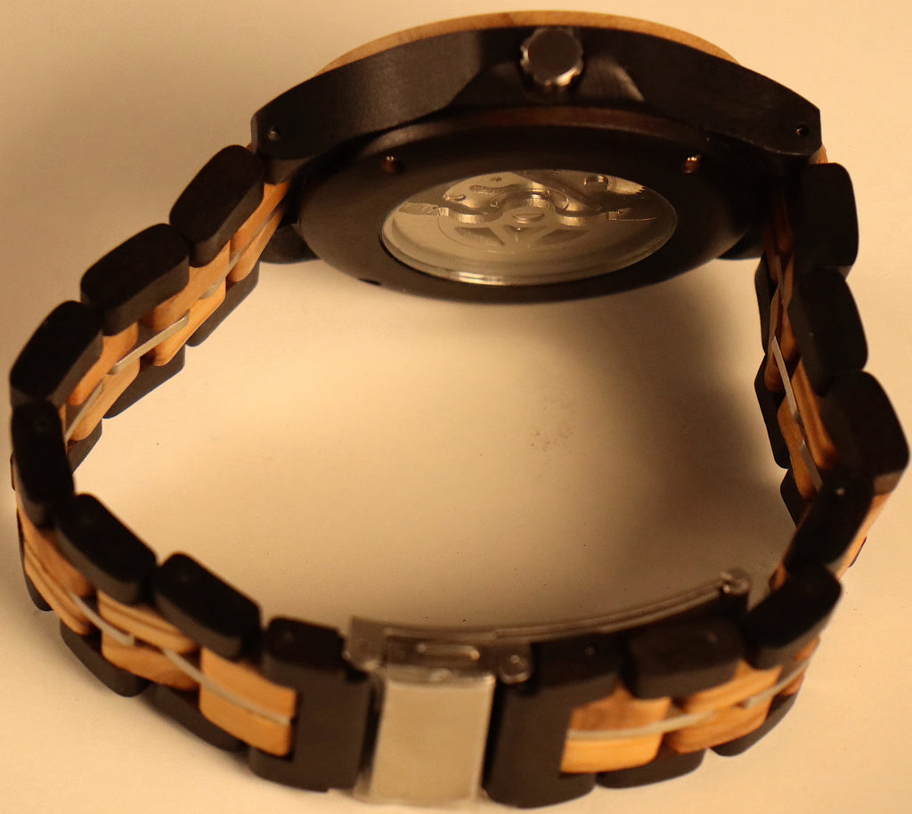 ساعة "أوليفيا نوتورنا"