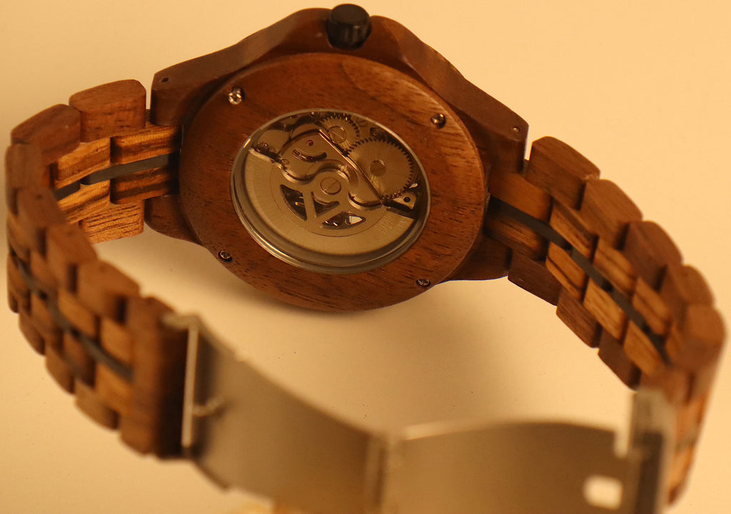 ساعة "Walnut Vivo"