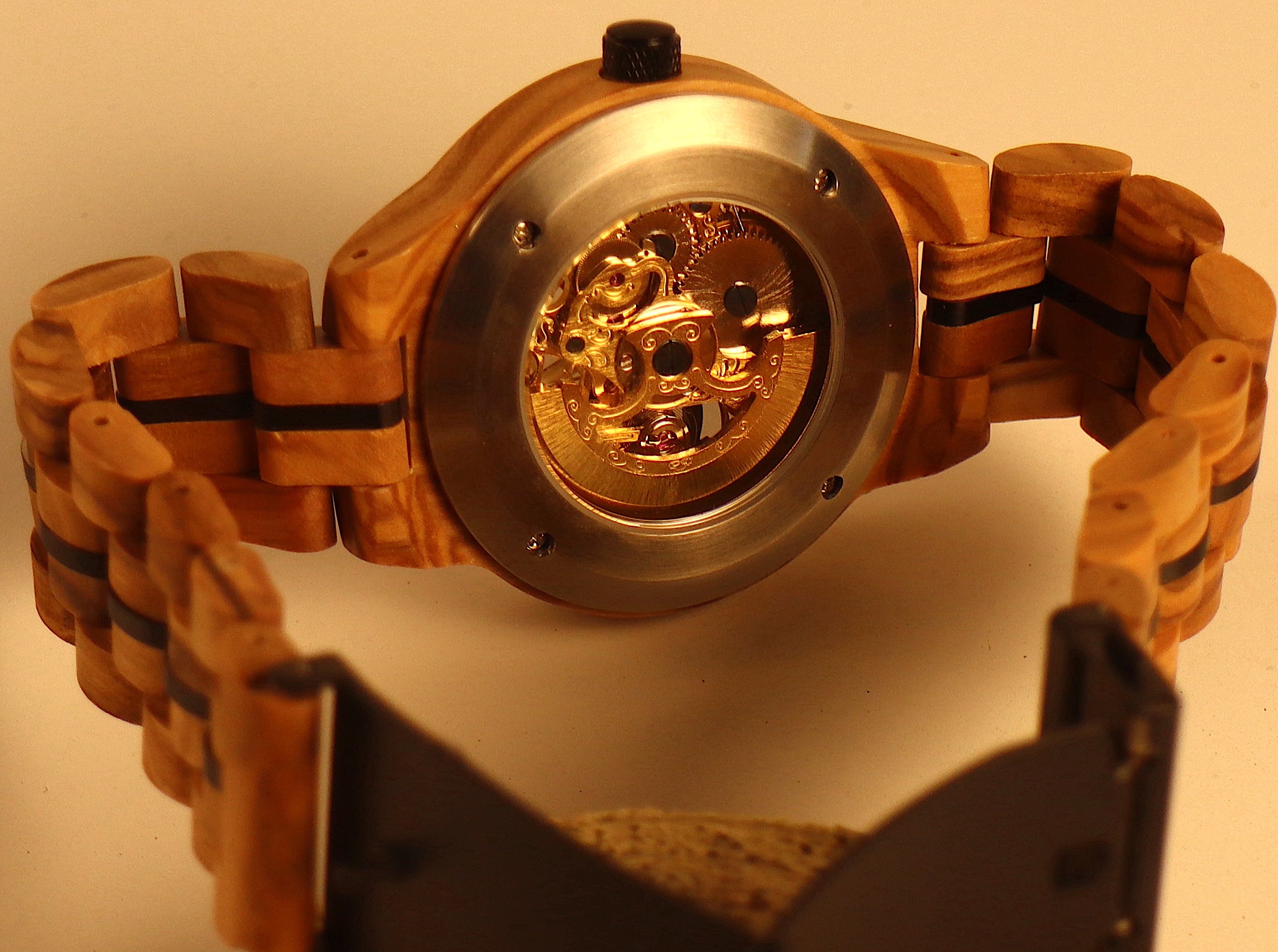 شاهد "Elysium Oliva Women"