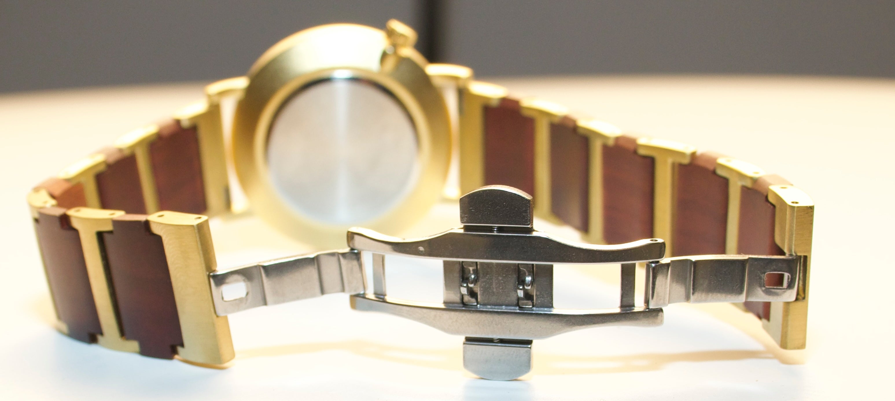 ساعة "سولارو"